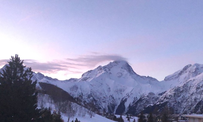 Mont-de-Lans Apartment | Les 2 Alpes Studio: Perfect Location at the Foot of Slopes