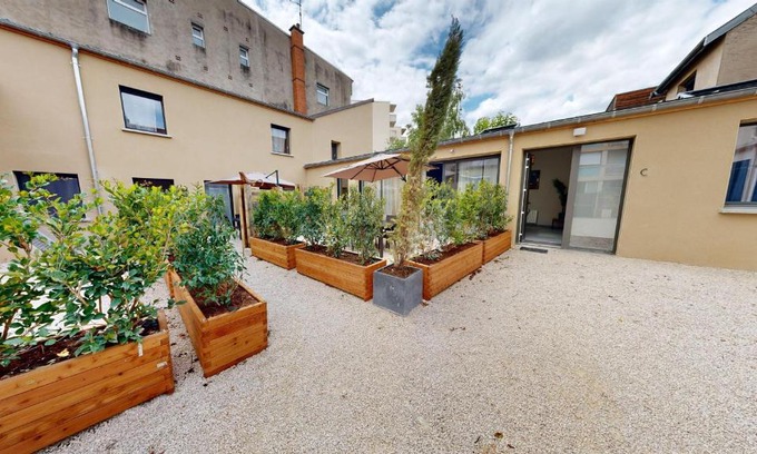 Jouvence House | Family-Friendly Getaway at Les 2 Cours C