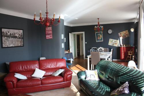 Berig-Vintrange House | Escape to Les 2 Granges Gîte with Oceanfront Views