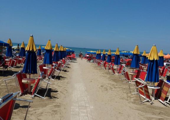 Durres Apartment | Discover Les 4 Saisons with Ocean View & Family-Friendly Fun