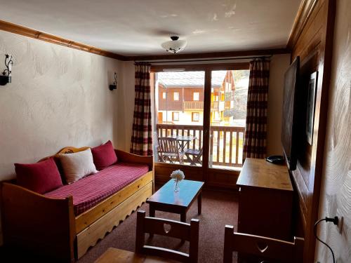 Val Cenis Apartment | Welcoming Les Alpages: Oceanfront Escape with Hot Tub