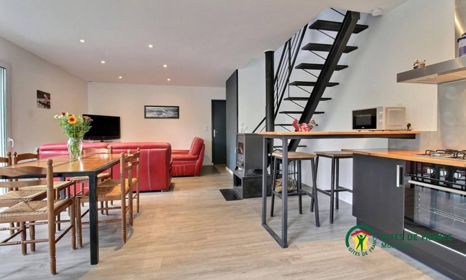 Plougoumelen House | Top-Rated Les Althéa - Oceanfront Retreat in Plougoumelen