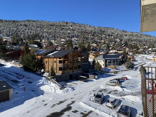 Les Angles Apartment | Cozy Studio Cabine with Mountain View & Close to Shops