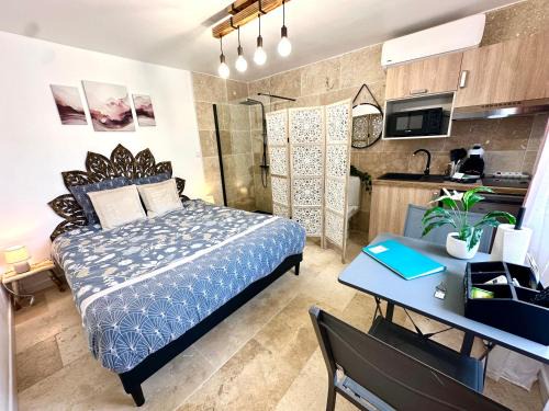 Saint-Laurent-d'Aigouze Apartment | Les Appartements du Mas - Studio Améthyste