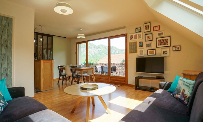 Giez Condo | Inviting Les Aravis: 6-Person Apartment Near the Lake