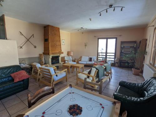Molines-en-Queyras Bed & Breakfast | Discover Les Arolles: Family-Friendly Gîte with High Ratings