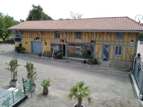 Epothemont House | Child-Friendly Getaway at Les Attelages de la Fontaine