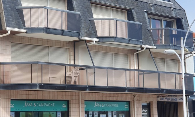 Fort-Mahon-Plage Apartment | Relax at Les Avocettes: Steps from Beach with Pool & Spa