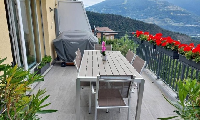 Chandolin-près-Savièse House | Les Balcons du Rhône - Family-Friendly Queen Room for 5
