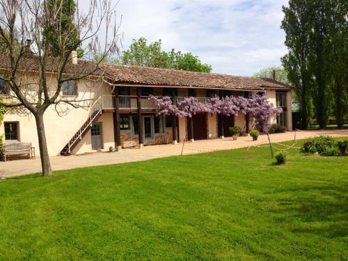 Saint-Jean-de-Thurigneux Bed & Breakfast | Discover Family-Friendly Comfort at Les Barelles Hotel