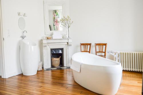 Reims City Centre Apartment | Experience Les Berceaux de la Cathedrale: 5-Star Comfort