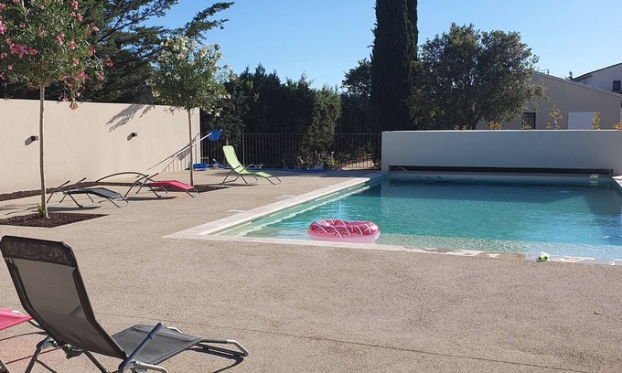 Saumane-de-Vaucluse House | Discover Les Bergeries de Saumane with Pool & Breakfast