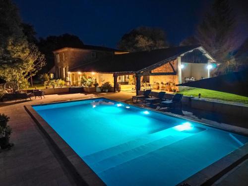 Fronsac Villa | Relax at Le Bon Ami: 4-Star Oceanfront Getaway