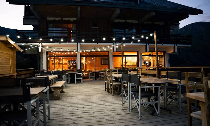 Saint-Sorlin-d'Arves Hotel | Discover Les Cèdres Hôtel: Spa, Restaurant & 9.8 Rated Comfort