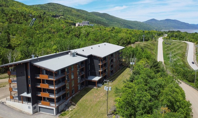 Petite-Riviere-Saint-Francois Ski Chalet | Discover Les Caches de la Grande Pointe: 4-Star Retreat