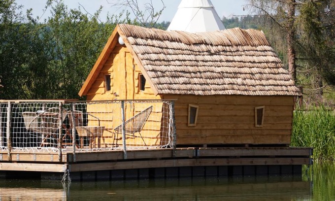 Givrauval Ski Chalet | Experience Les Cabanes Flottantes with Oceanfront Dining