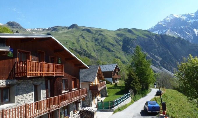 Saint-Julien-Mont-Denis House | Cozy LES Cabrettes - Family-Friendly Stay in St-Julien-Montdenis