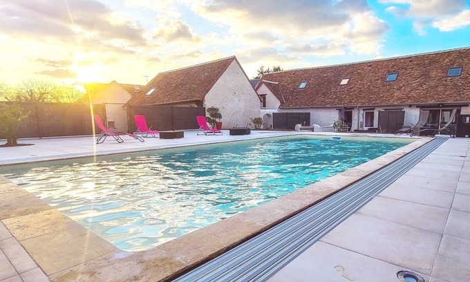 Maslives Other | Discover Les Camélias: Family-Friendly Retreat near Chambord