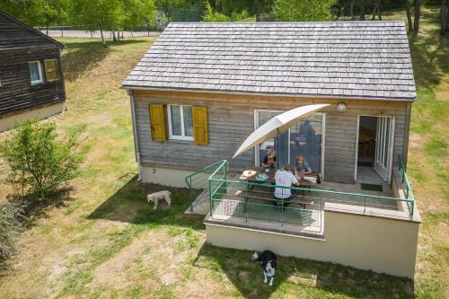 Chauchailles House | Pet-Friendly Retreat at Les Chalets de la Vallée du Bés