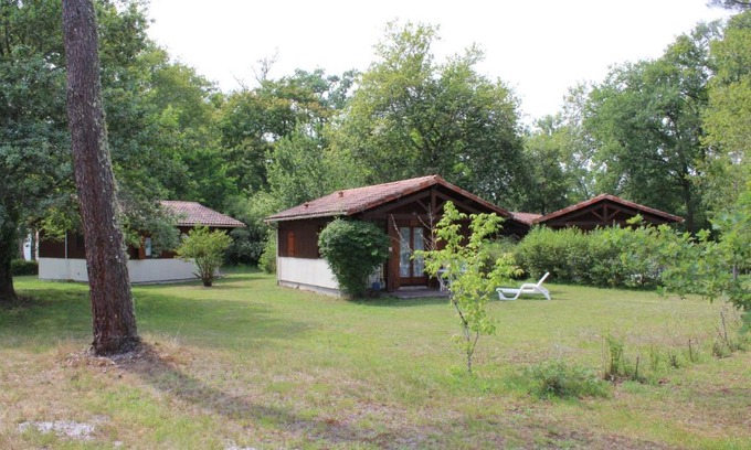 Noaillan House | Relaxing Nature Retreat at Les Chalets du Gélat