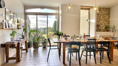 Pleyben Bed & Breakfast | Oceanfront Escape at Les Chambres D'Hespéris - Guest Rated 9.8