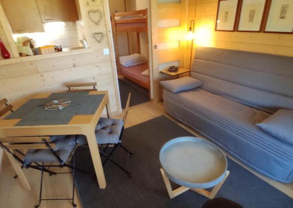 Isola Apartment | Relax at Les Chataigniers Gris: Pool, Spa & Family Fun