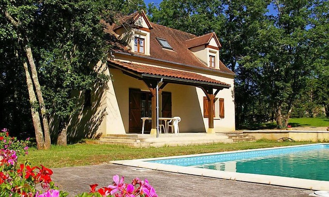 Salviac House | Pet-Friendly Retreat with Pool & Spa at Les Chenes