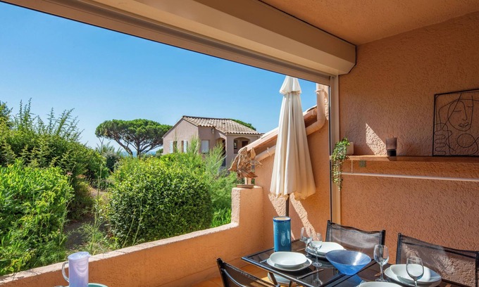 La Nartelle Apartment | Oceanfront Retreat at Les Coteaux de la Nartelle