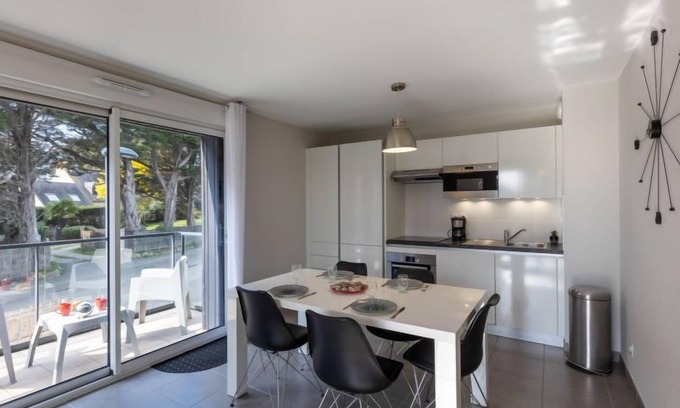 Rotheneuf-Le Pont Apartment | Oceanfront Getaway at Les Cyprès by Interhome