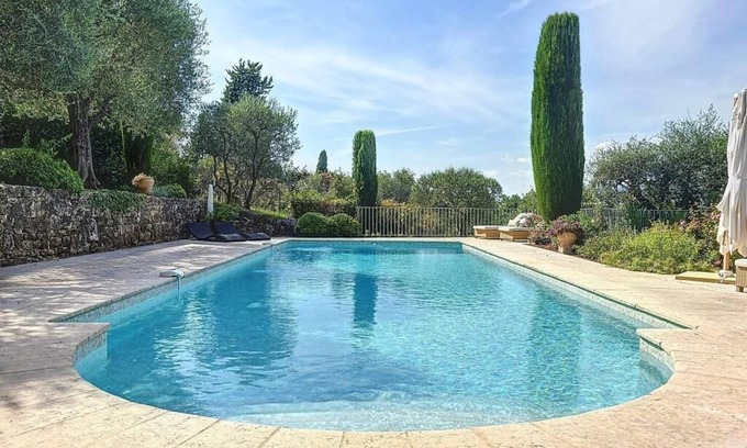 Chateauneuf-Grasse Villa | Les Cyprès - Splendid villa near Valbonne - Swimming pool - Breathtaking view