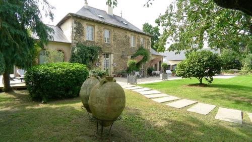Pace Bed & Breakfast | Relax at Les Demeures de Marie with Spa and Hot Tub Access