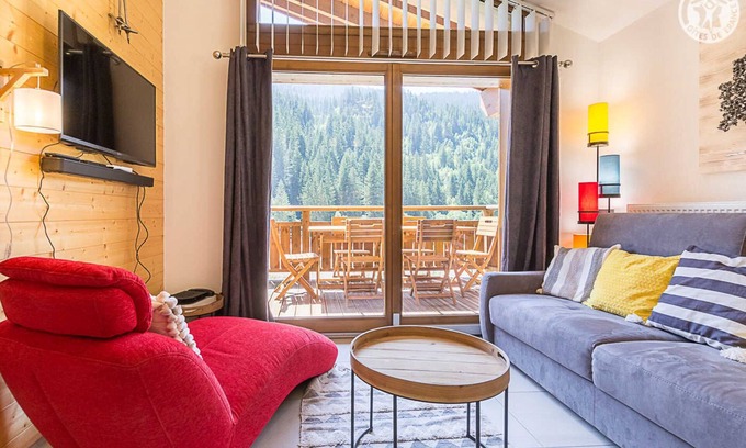 La Giettaz House | Cozy Stay at LES Dujes - LA Giettaz with Breakfast Included