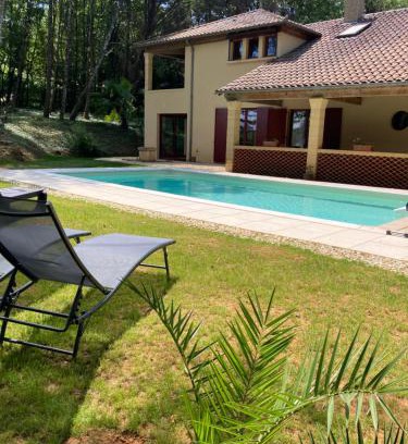 Manaurie House | Les Eaux Vives: Guest Rated 10/10 with Oceanfront Amenities