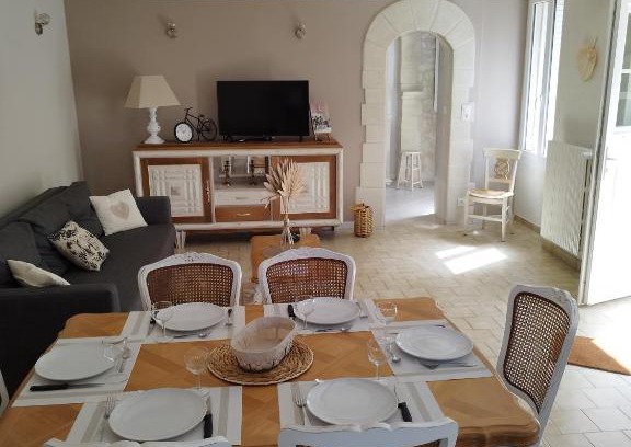 Seigy House | Les Ecureuils: Oceanfront Retreat for Families & Friends