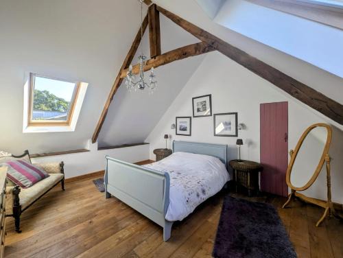 Laniscat House | Modern Barn Escape at Les Ecuries - Pet Friendly & Rated 9.5