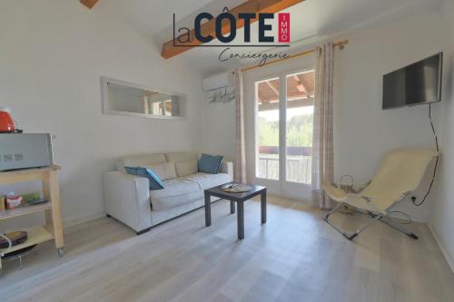 Sausset-les-Pins Apartment | Oceanfront Escape at Les Embruns - Rated 10/10 by Guests