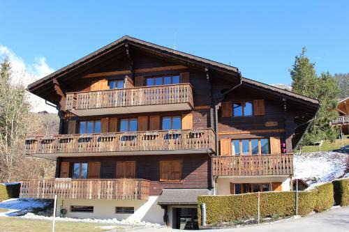 Chateau-d'Oex Apartment | Discover Les Erables: Family-Friendly Getaway with Pool