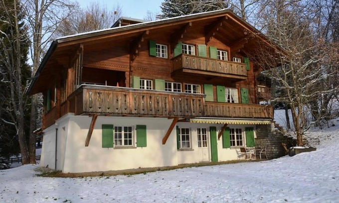 Saanenmöser Apartment | Relaxing Les Erables Chalet with Spa and Family Amenities