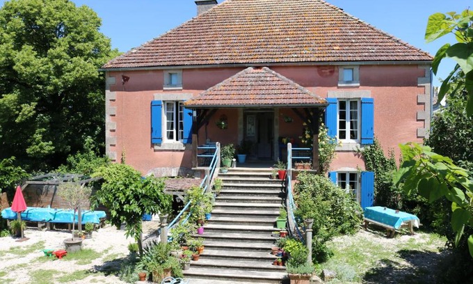 Saint-Matre House | Discover Les Escaliers de La Combe: Family-Friendly Escape