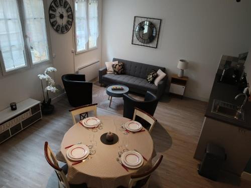 Dieppe House | Beautiful Les Fées Mer - Family-Friendly Stay in Dieppe