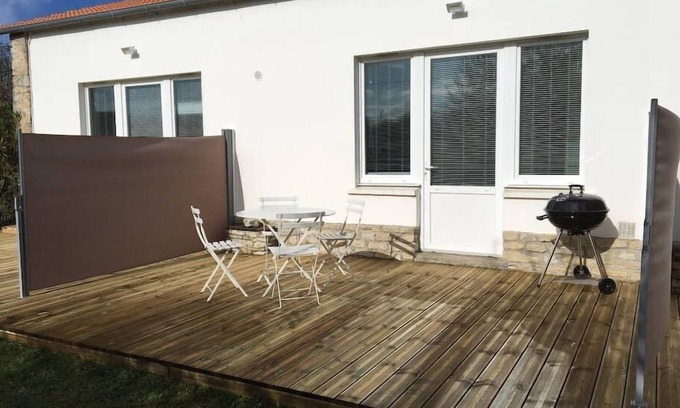 Saint-Denis-d'Oleron House | Relax at Les Figuiers N°2 – Tranquility and Breakfast Included