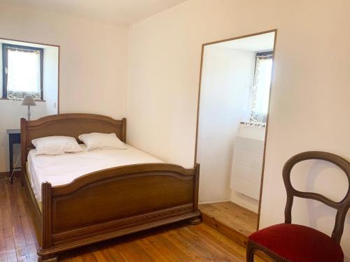 Aujac House | Discover Les Fouillettes: Pet-Friendly Family Retreat