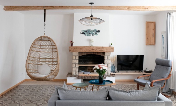 Ault House | Experience Les Frangines: Cozy City Home with Garden