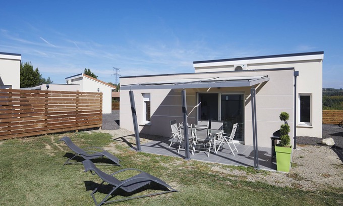 Chateauneuf-de-Galaure House | Discover Les Gîtes de la Galaure: Poolside Bliss Awaits