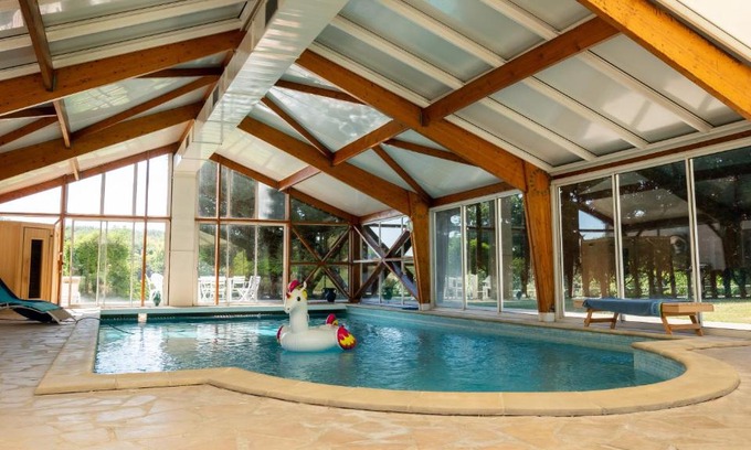 Fleurines House | Explore Les Gîtes d'Halatte: Oceanfront Retreat with Spa