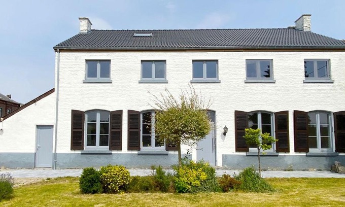 Isnes House | Discover Les gîtes de Rozélie: Family-Friendly Retreat