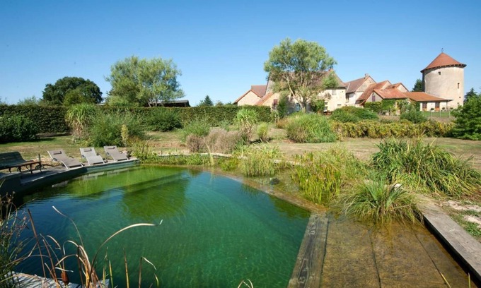 Saint-Aubin-en-Charollais House | Pet-Friendly Retreat at Les Grenouilles in Saint Aubin