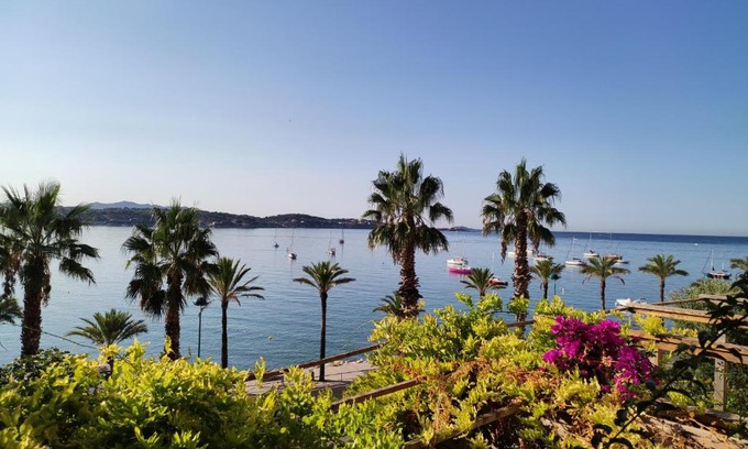 Bandol Hotel | Discover Les Galets Hôtel et B&B with Oceanfront Charm