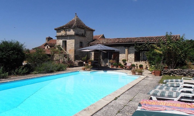 Caylus Cottage | Perfect Getaway at Les Gites Perard with Pool & Pets Welcome