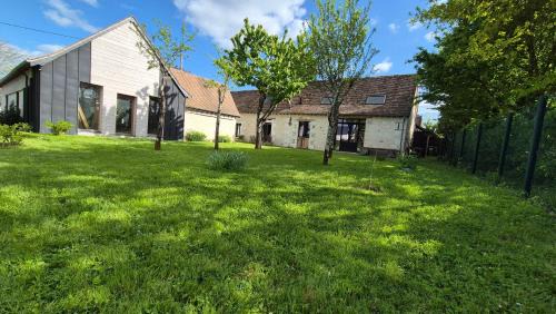 Joue-les-Tours Bed & Breakfast | Oceanfront Escape at Les Granges de l'Épan - Rated 9.2/10